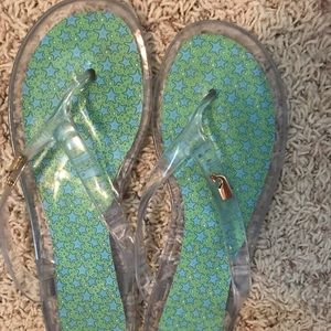Vineyard vines flip flops
